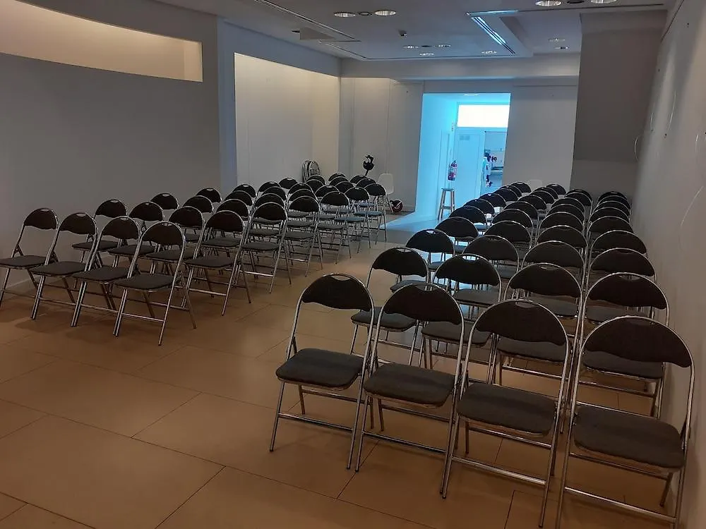 Hotel Madanis Liceo L'Hospitalet de Llobregat 3*,