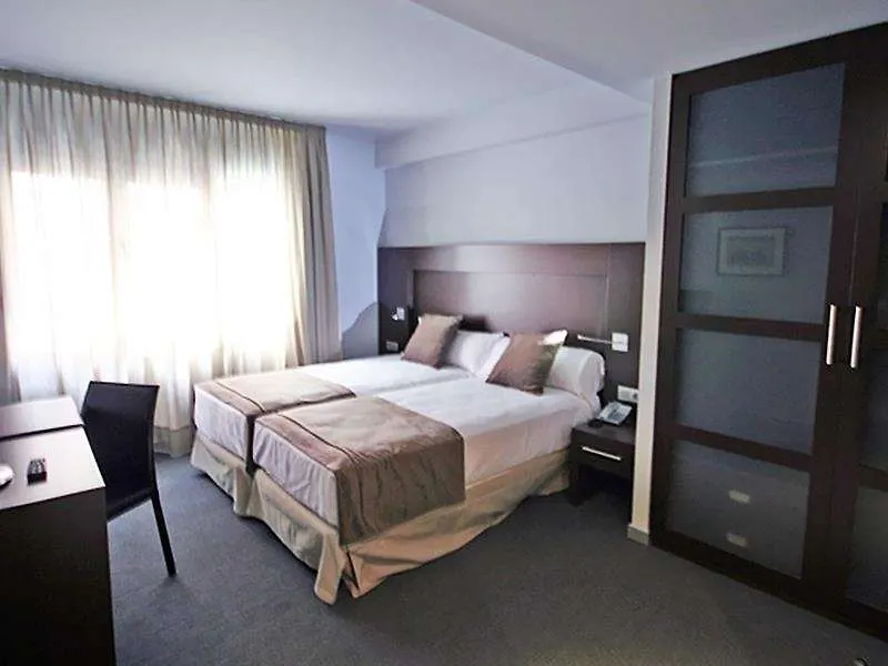 Hotel Madanis Liceo L'Hospitalet de Llobregat